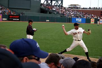 giants-warmingup.jpg